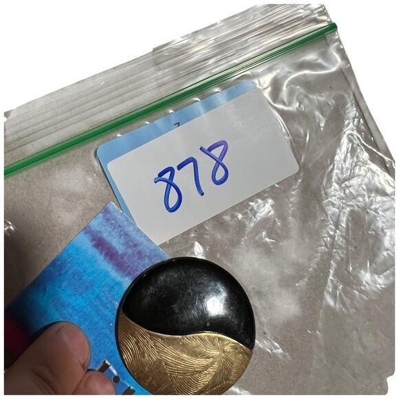 Vintage Gold Black Clip On Earrings Textured Metal Statement Costume - Picture 3 of 3